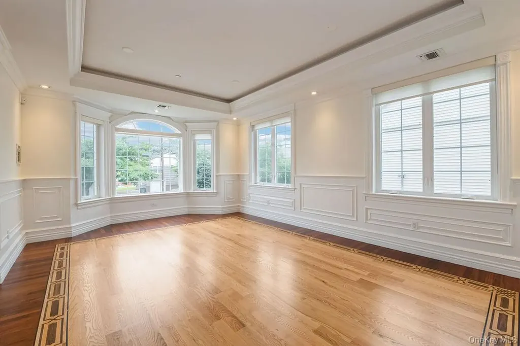 833 Glen Drive Woodmere NY 11598