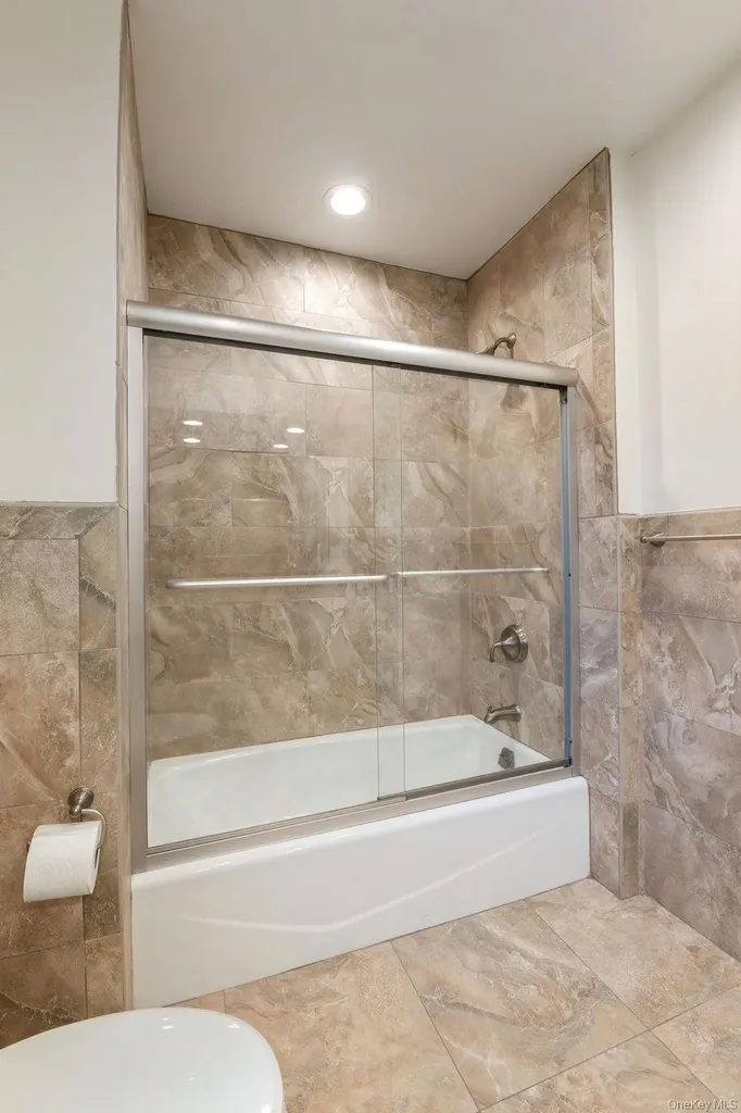 833 Glen Drive Woodmere NY 11598