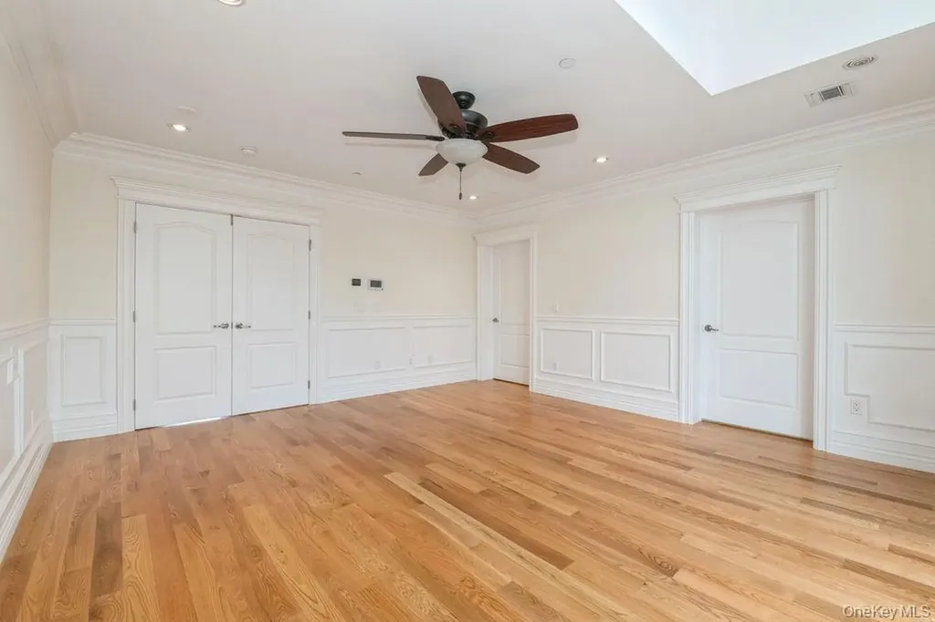 833 Glen Drive Woodmere NY 11598