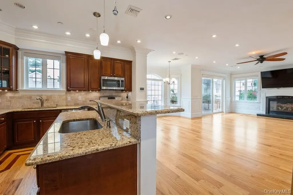 833 Glen Drive Woodmere NY 11598