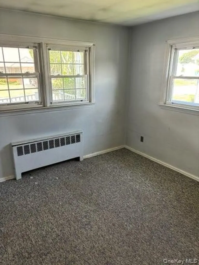 134 Veronica Lane North Babylon NY 11703