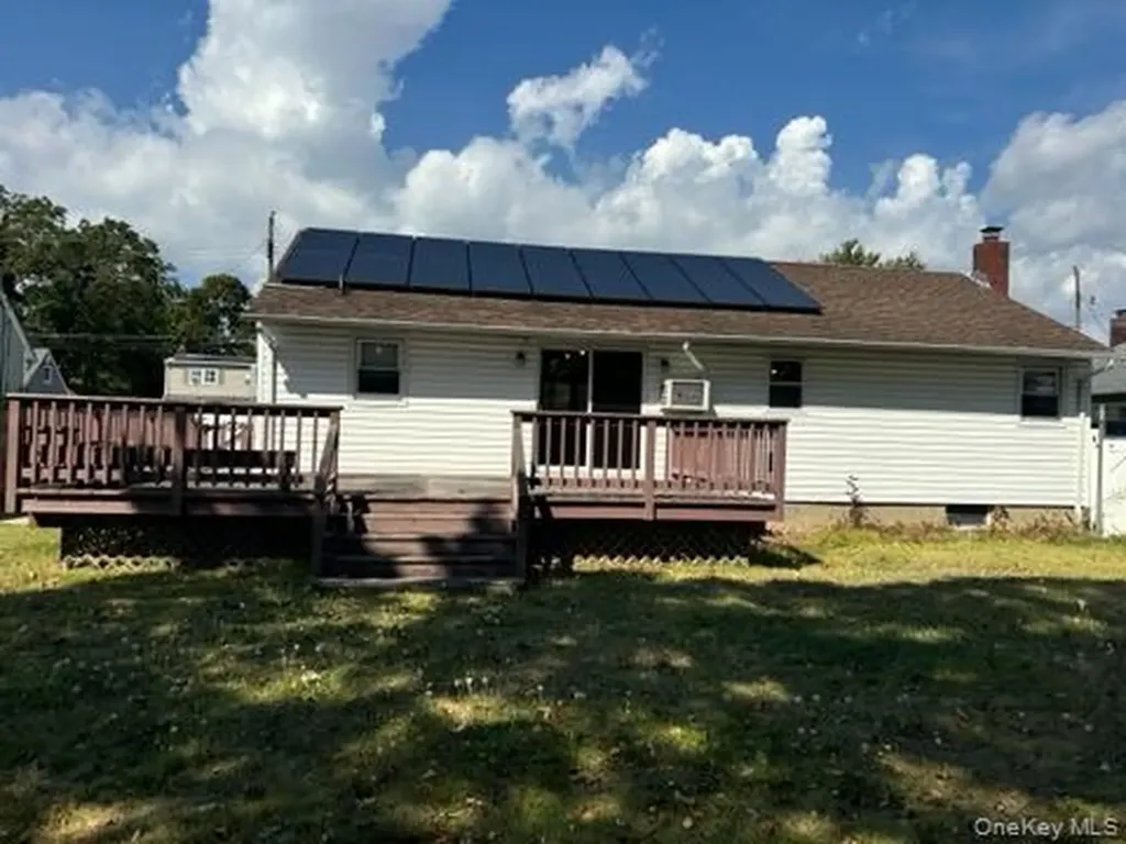 134 Veronica Lane North Babylon NY 11703