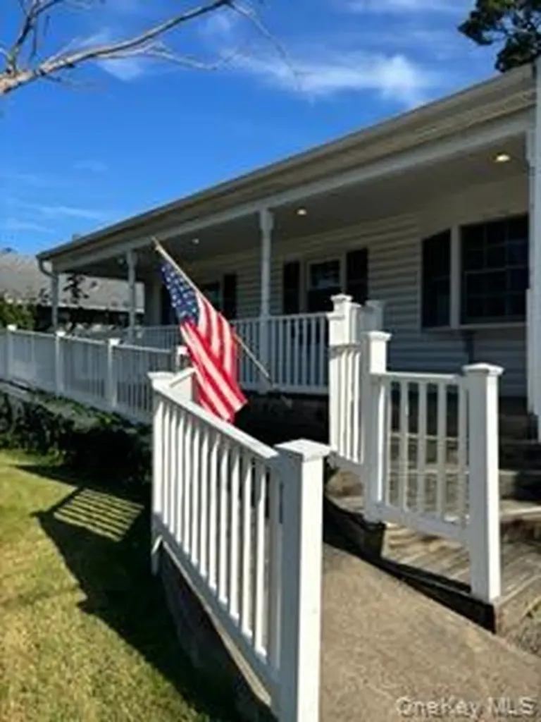 134 Veronica Lane North Babylon NY 11703