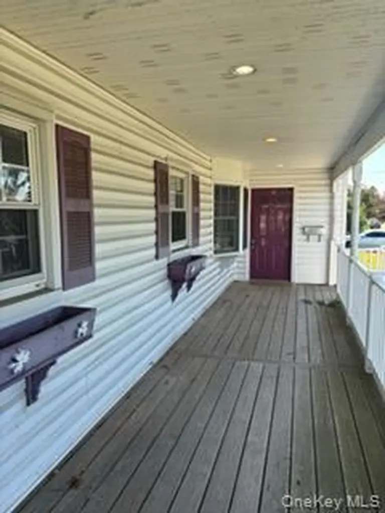 134 Veronica Lane North Babylon NY 11703
