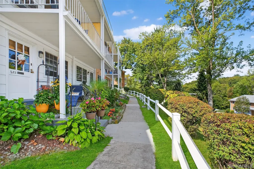 1840 Crompond Road Peekskill NY 10566
