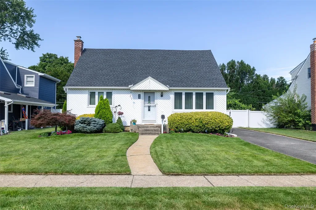 474 Kell Place Seaford NY 11783