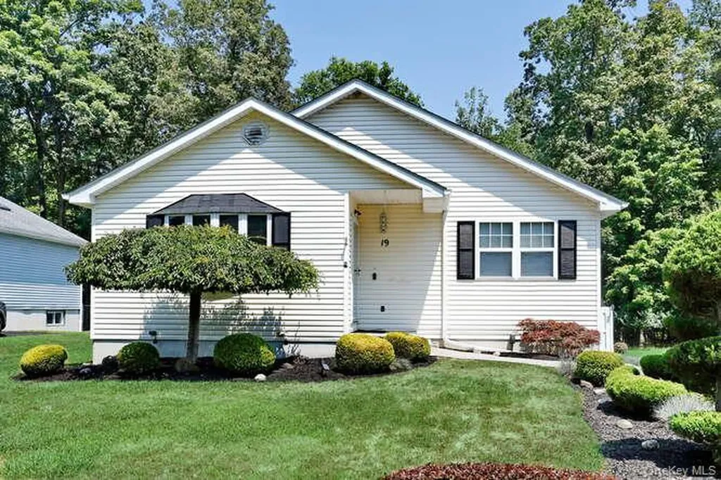 19 Pleasant Avenue Middletown NY 10940