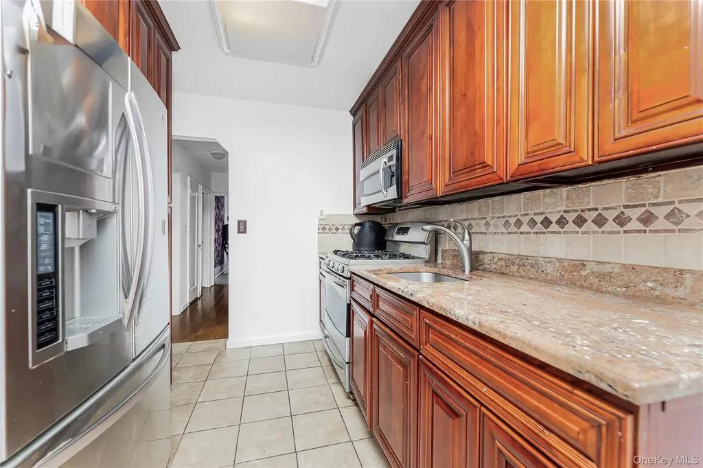 426 Calhoun Avenue Bronx NY 10465