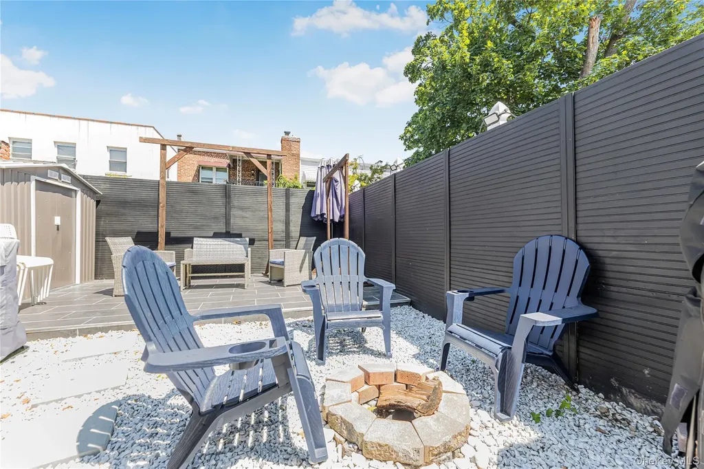 426 Calhoun Avenue Bronx NY 10465