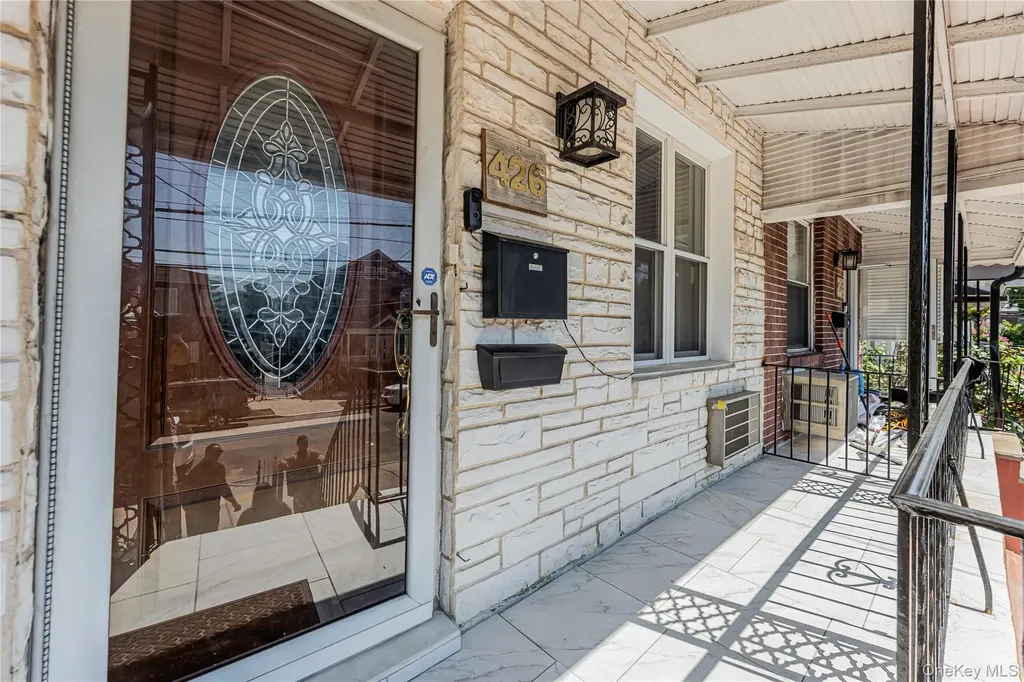 426 Calhoun Avenue Bronx NY 10465