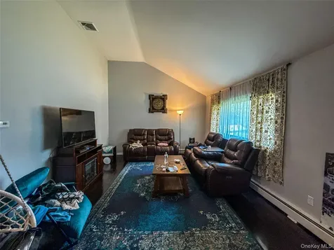 63 Waterbury Parkway Cortlandt Manor NY 10567