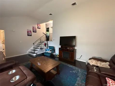 63 Waterbury Parkway Cortlandt Manor NY 10567