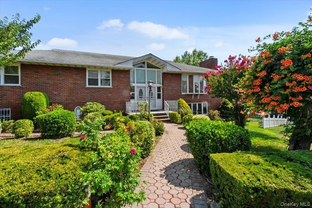 102 Norwood Road Yonkers NY 10710