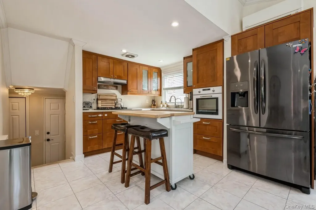 375 W Windsor Parkway Oceanside NY 11572
