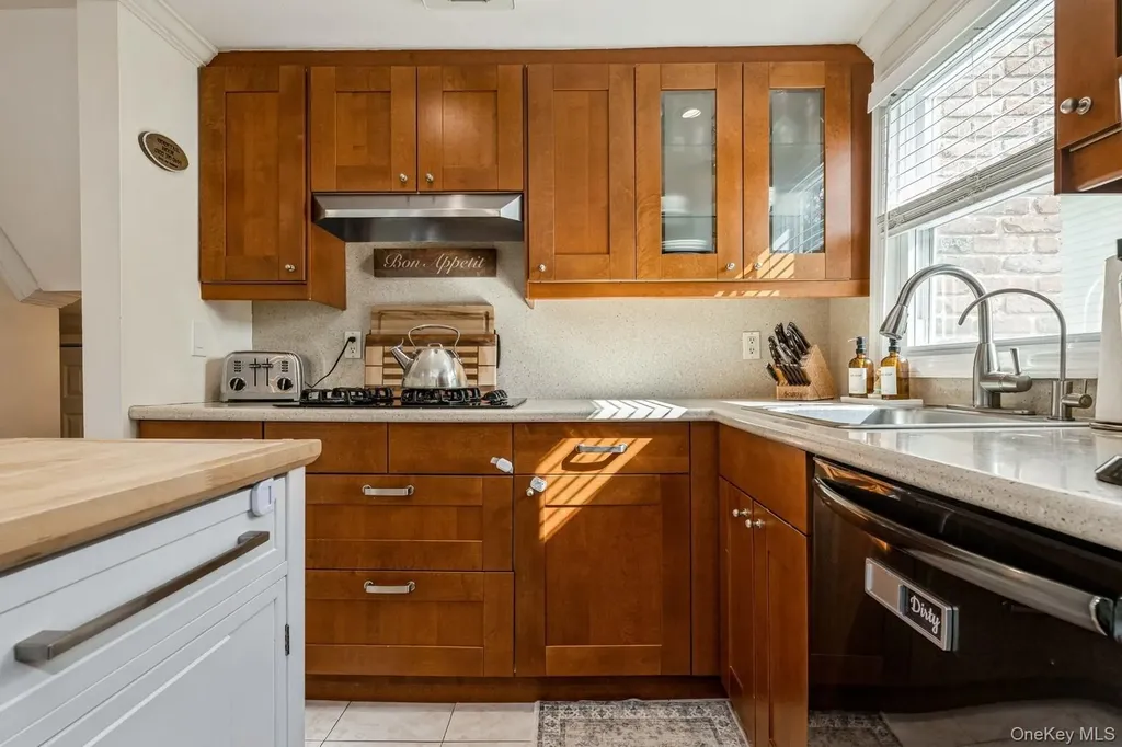 375 W Windsor Parkway Oceanside NY 11572