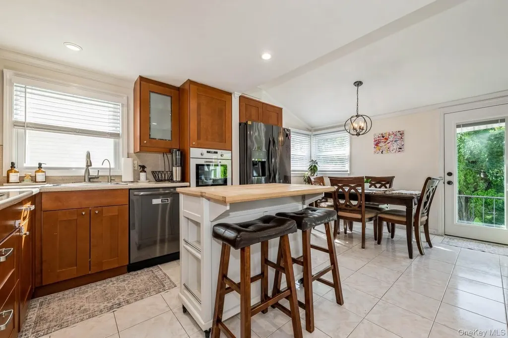 375 W Windsor Parkway Oceanside NY 11572