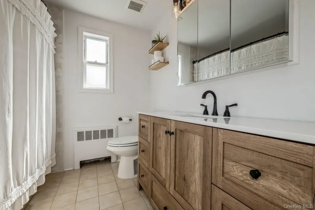 375 W Windsor Parkway Oceanside NY 11572