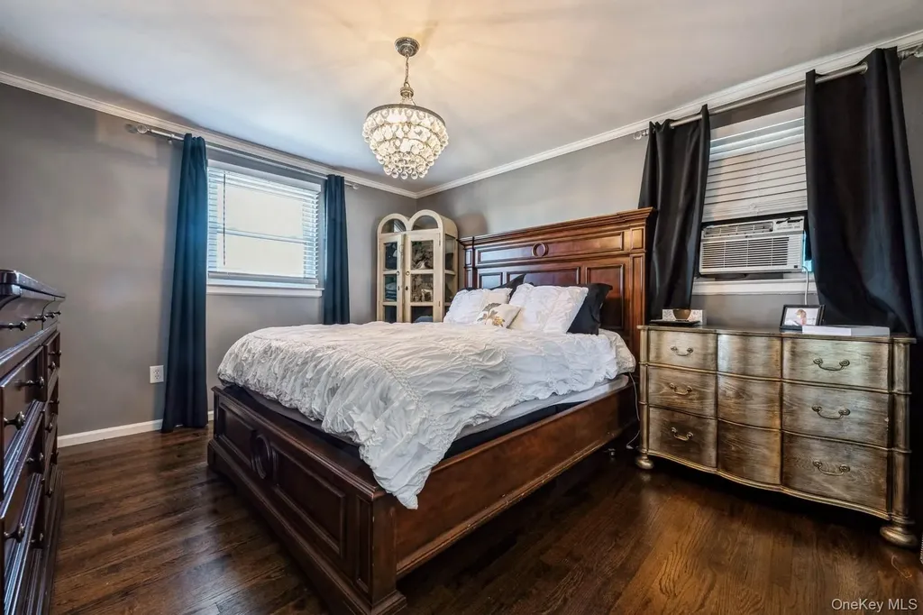 375 W Windsor Parkway Oceanside NY 11572