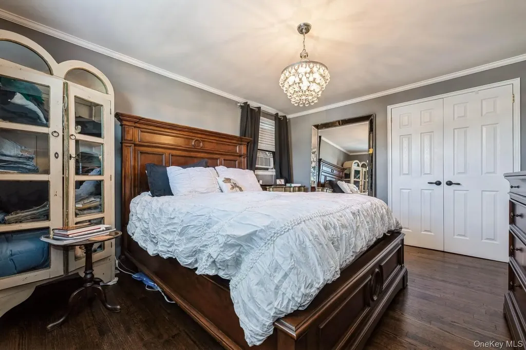 375 W Windsor Parkway Oceanside NY 11572