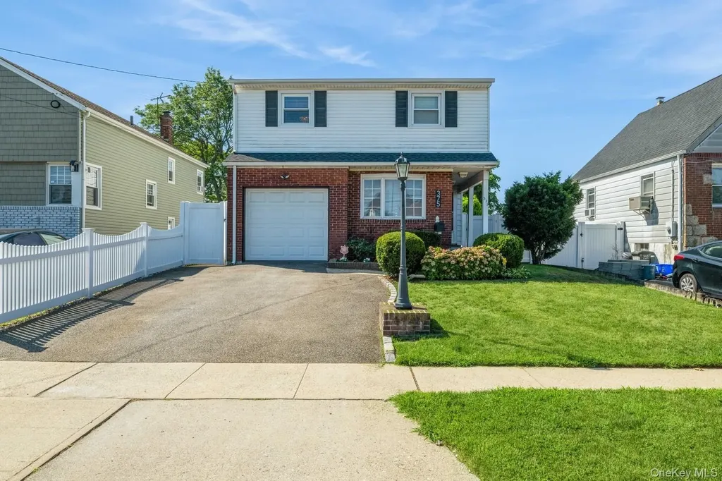375 W Windsor Parkway Oceanside NY 11572