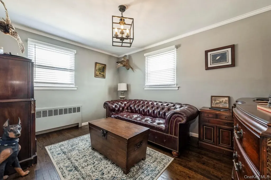 375 W Windsor Parkway Oceanside NY 11572