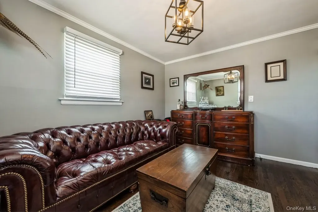 375 W Windsor Parkway Oceanside NY 11572