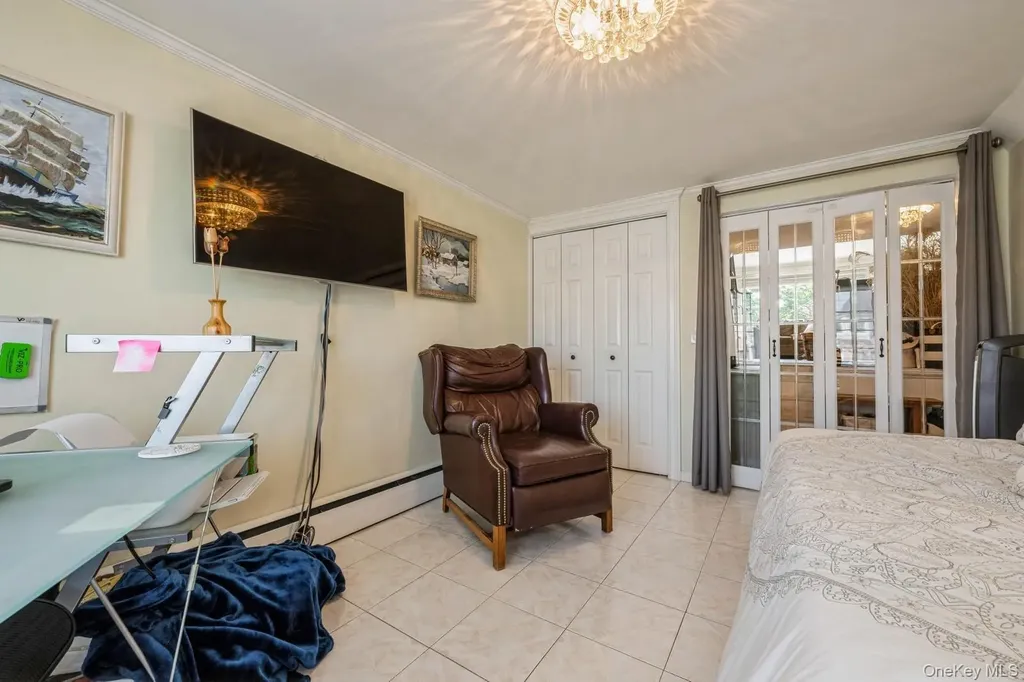 375 W Windsor Parkway Oceanside NY 11572