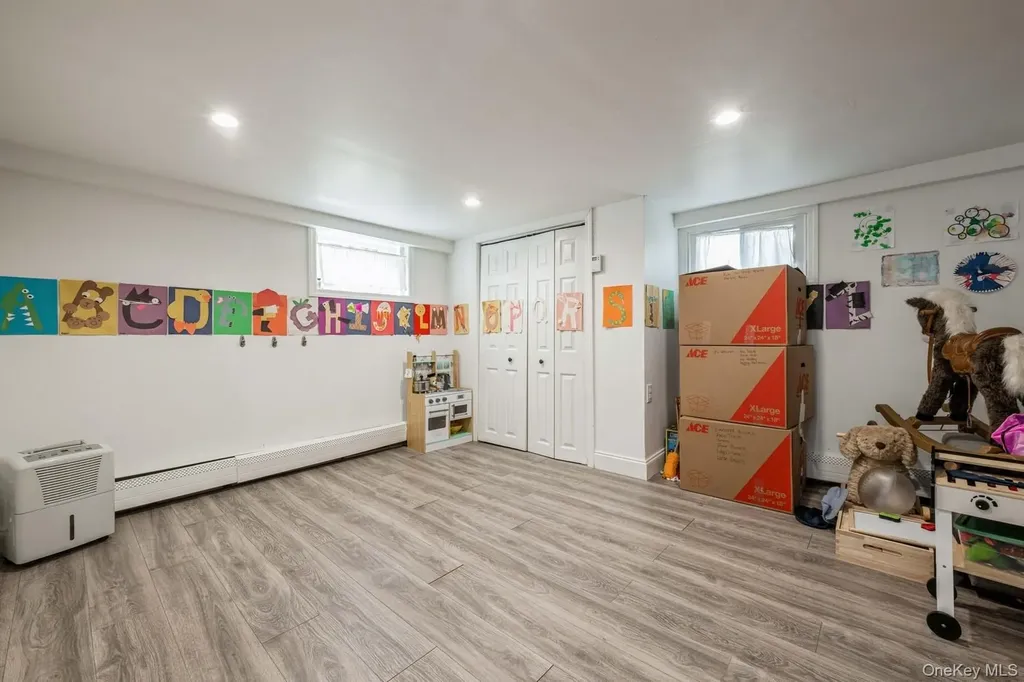 375 W Windsor Parkway Oceanside NY 11572