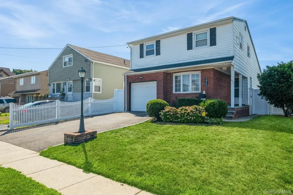 375 W Windsor Parkway Oceanside NY 11572