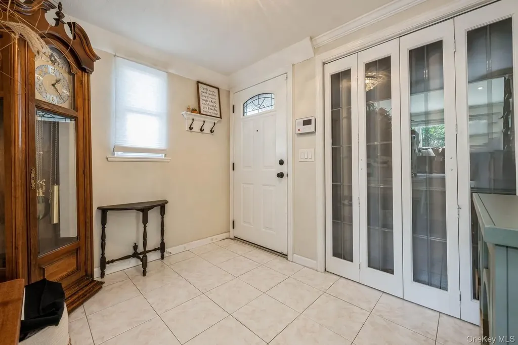 375 W Windsor Parkway Oceanside NY 11572