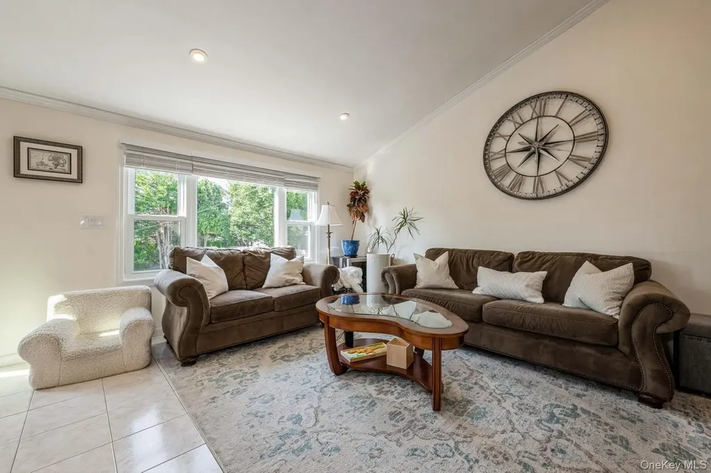 375 W Windsor Parkway Oceanside NY 11572