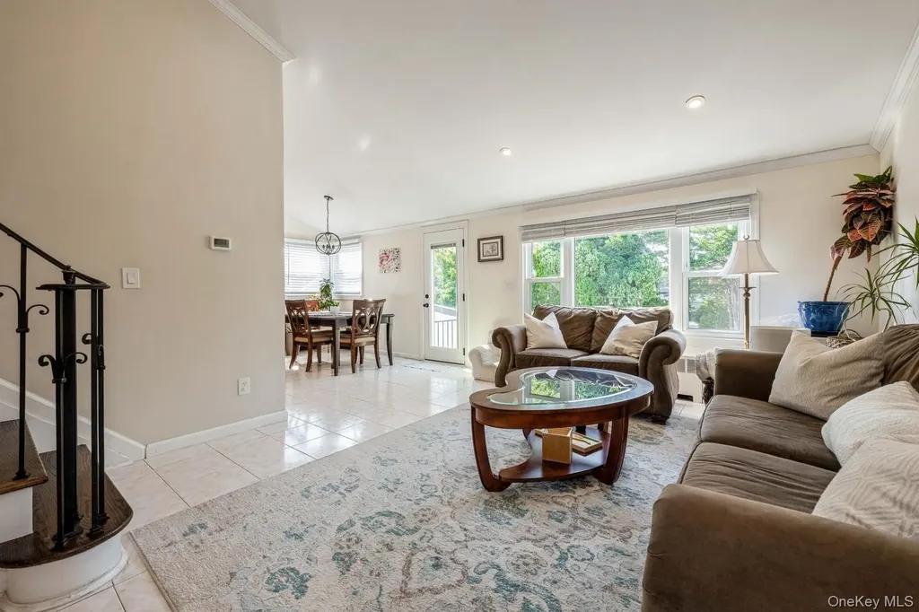 375 W Windsor Parkway Oceanside NY 11572