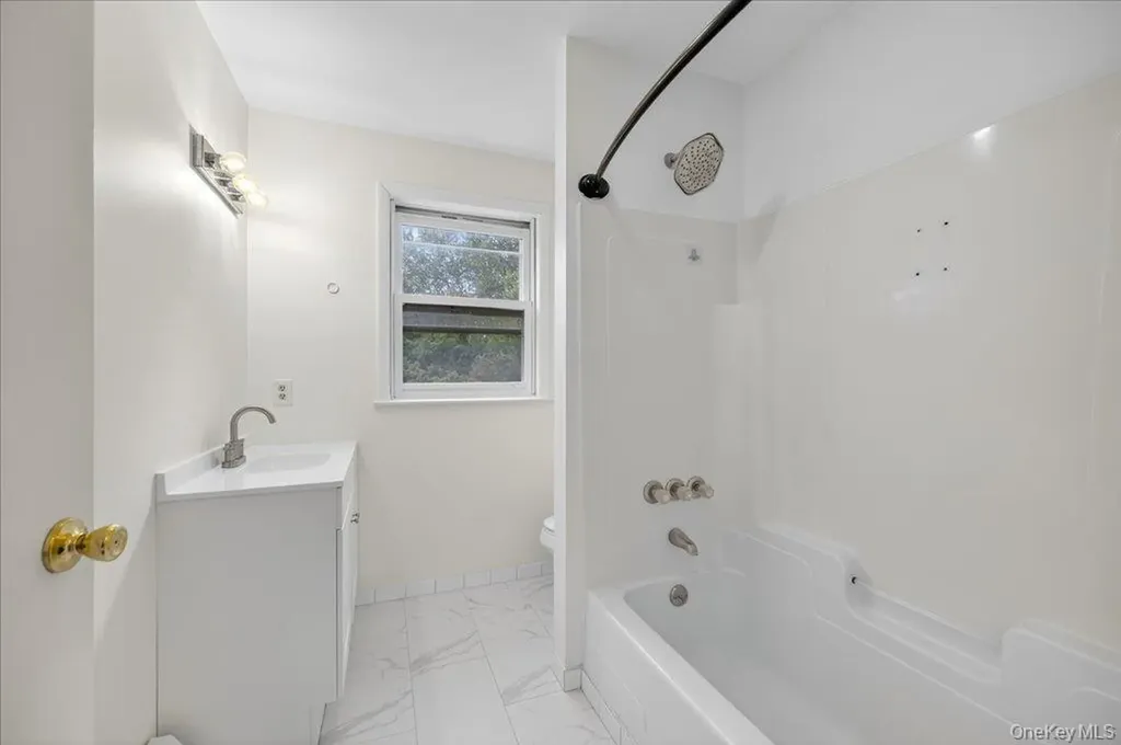226 Knoth Road Wallkill NY 12589