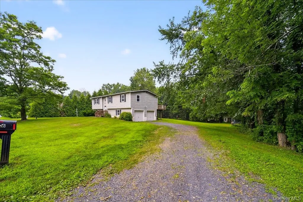 226 Knoth Road Wallkill NY 12589