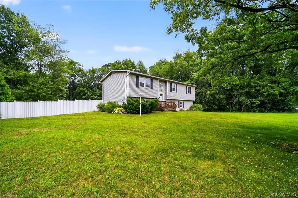 226 Knoth Road Wallkill NY 12589