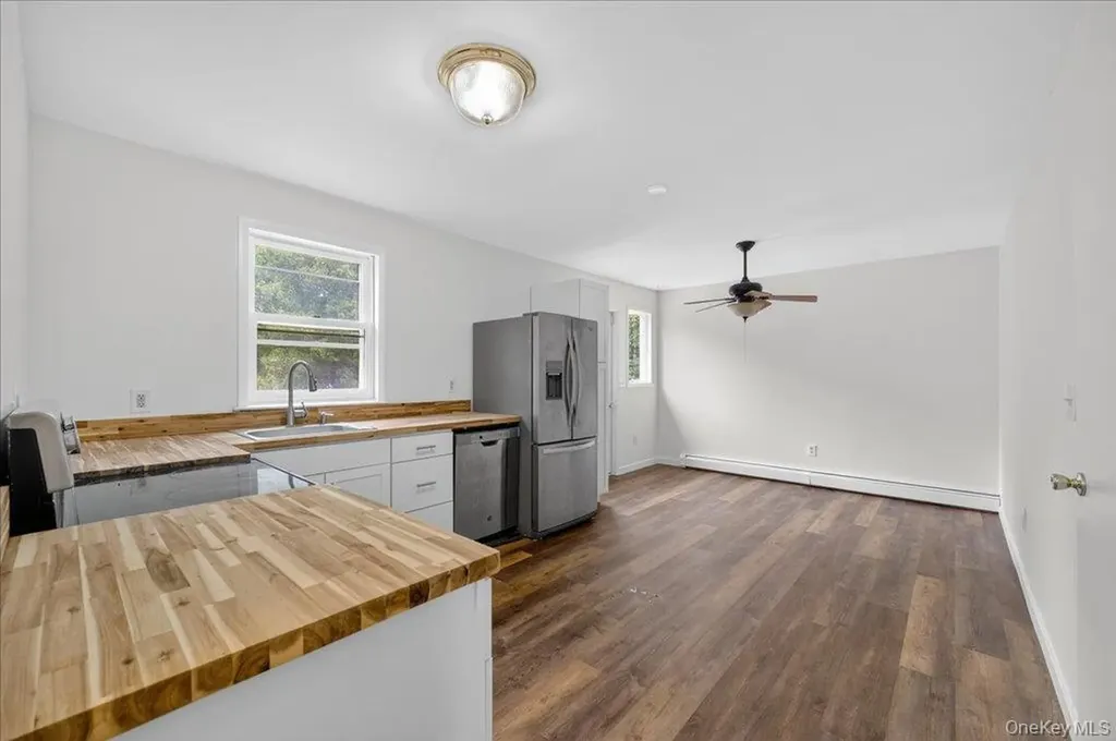 226 Knoth Road Wallkill NY 12589