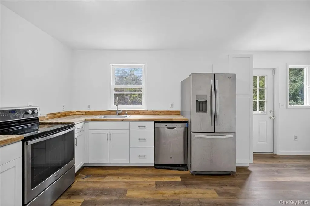 226 Knoth Road Wallkill NY 12589