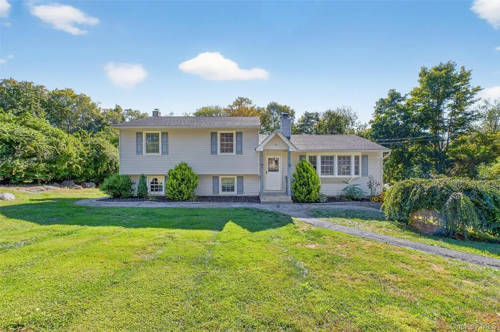 25 Fairview Road Mahopac NY 10541