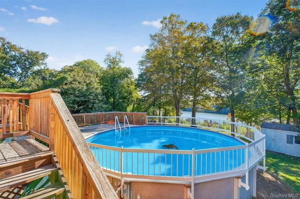 25 Fairview Road Mahopac NY 10541