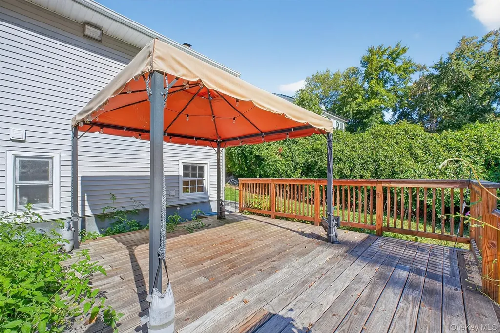 25 Fairview Road Mahopac NY 10541