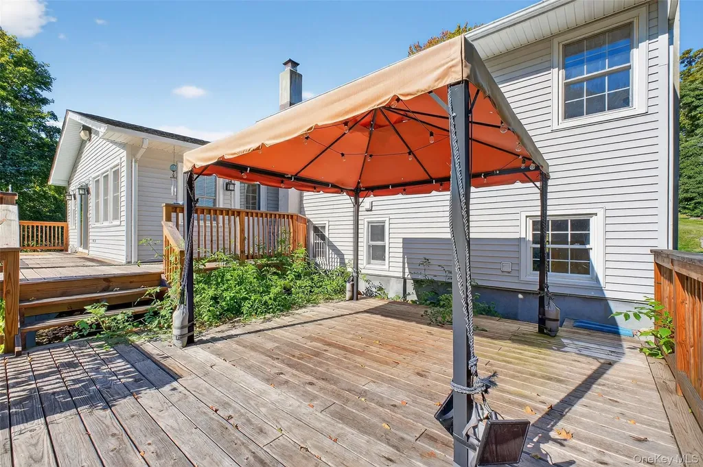 25 Fairview Road Mahopac NY 10541