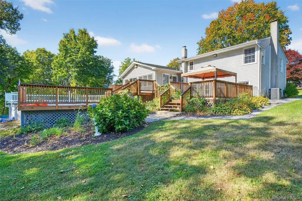 25 Fairview Road Mahopac NY 10541