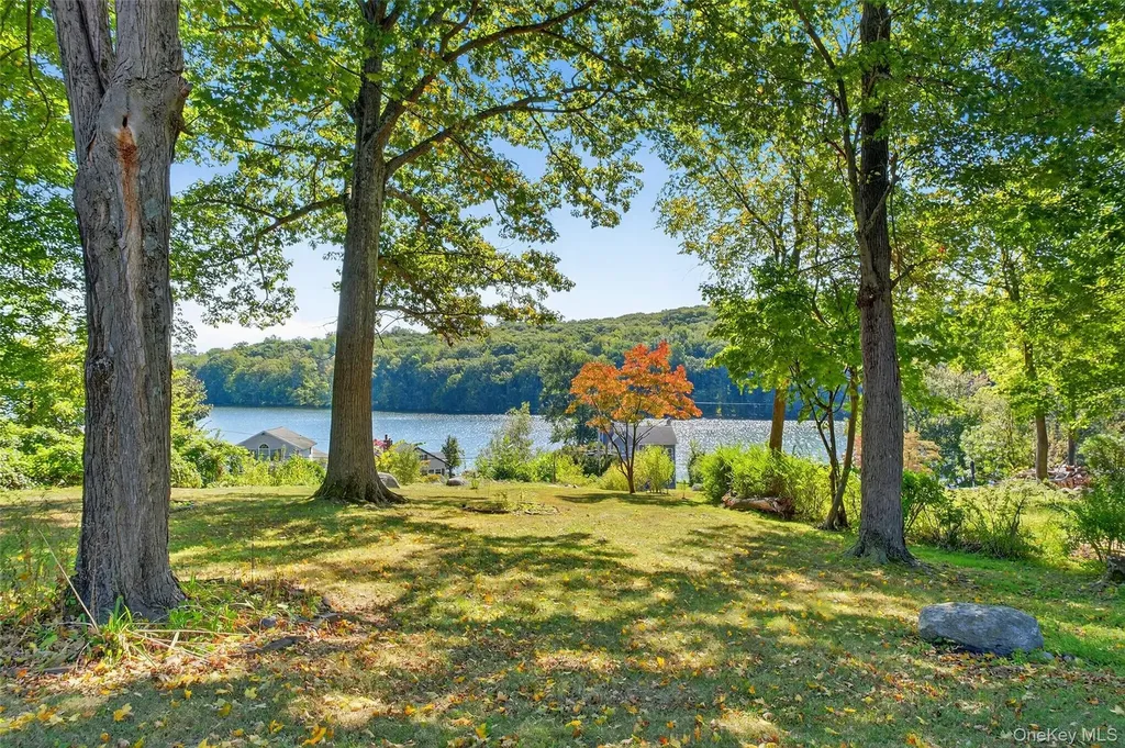25 Fairview Road Mahopac NY 10541