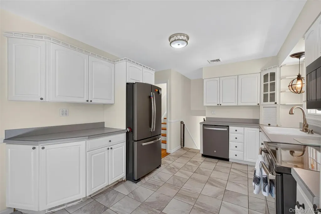 25 Fairview Road Mahopac NY 10541