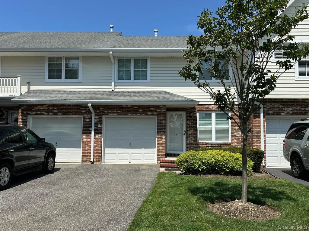 13 Springfield Circle Central Islip NY 11722