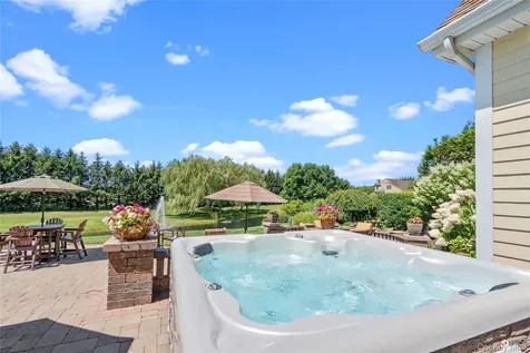 395 Stonecrop Road Aquebogue NY 11901