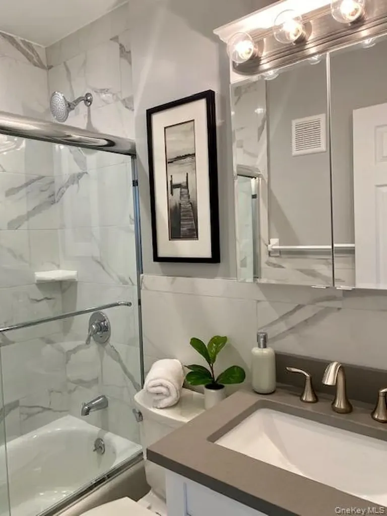 55 Westwood Drive Westbury NY 11590