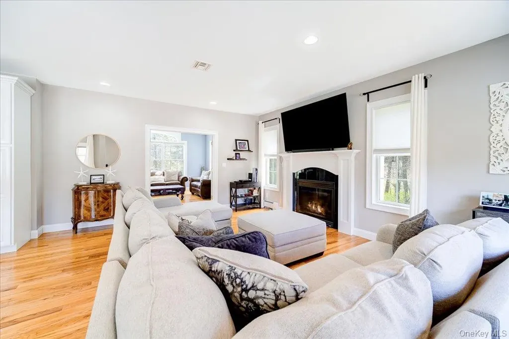 11 Saddle Hill Road Chester NY 10918