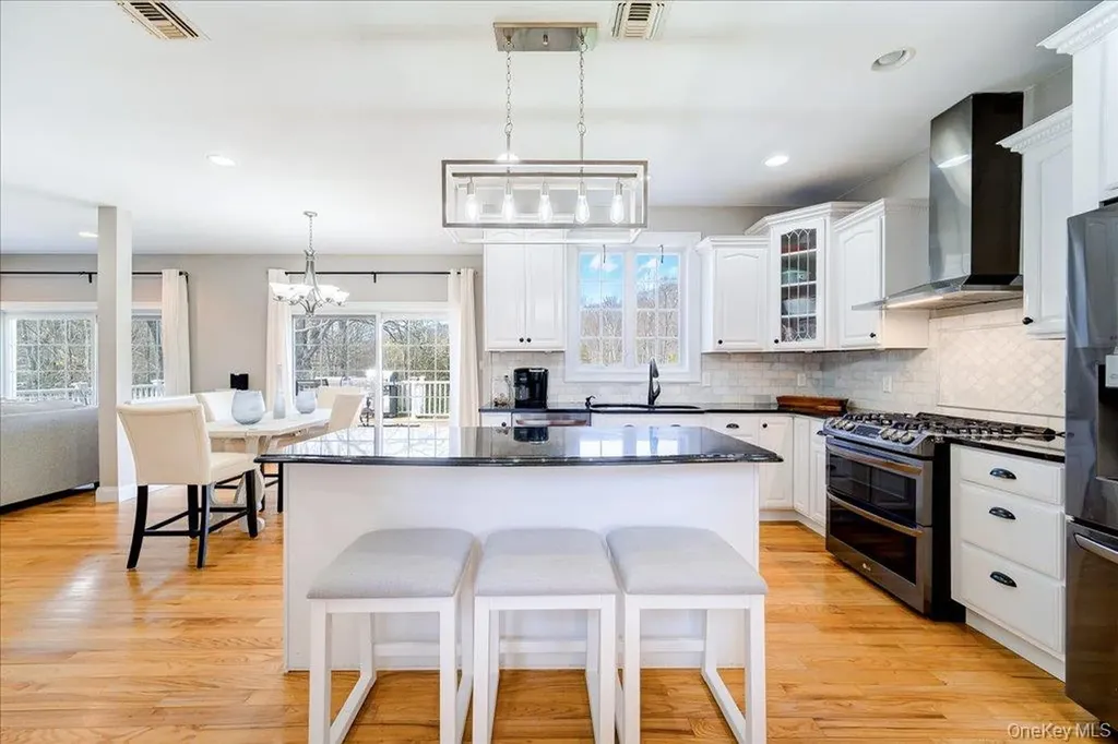 11 Saddle Hill Road Chester NY 10918