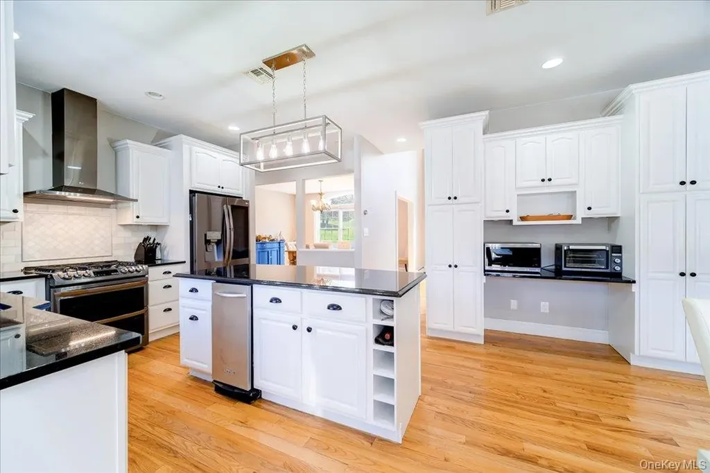 11 Saddle Hill Road Chester NY 10918